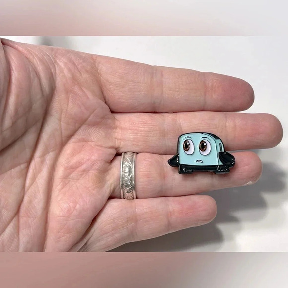 The Brave  Little Toaster - Pin 💙 - Picture 5 of 6